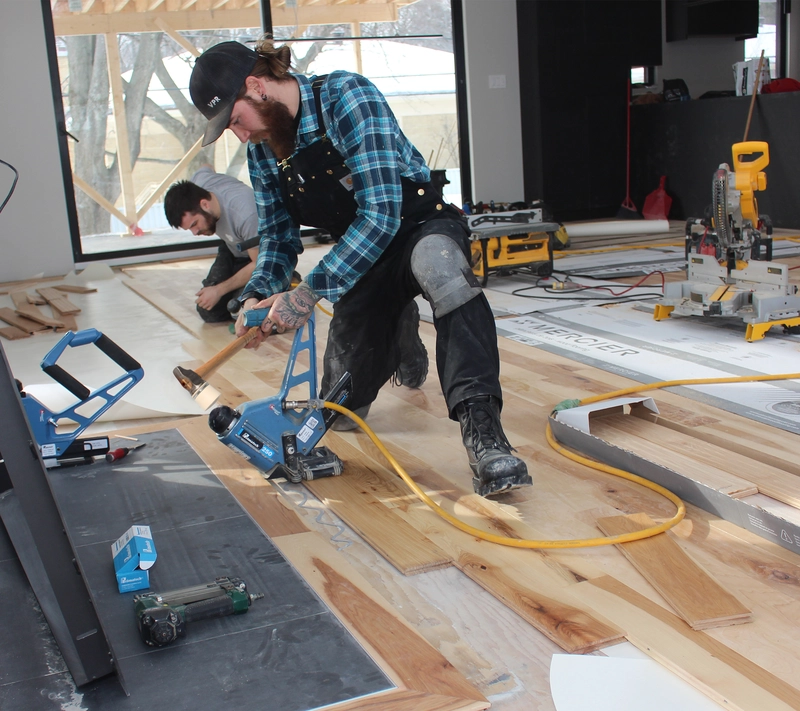 installation de plancher de bois