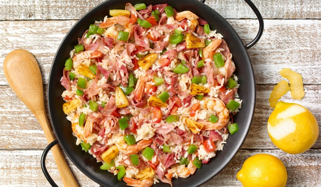 CARIBBEAN PAELLA, WITH SMOKED HAM, SHRIMPS AND PINEAPPLE