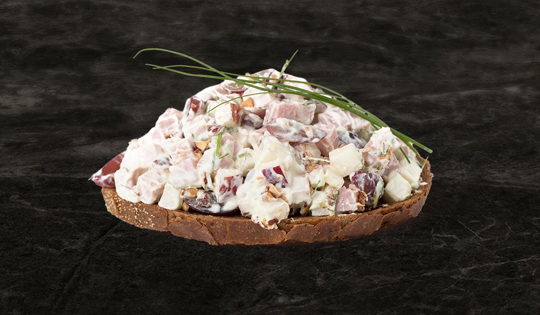 Turkey salad spread with apple and grapes